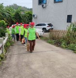 高州荷塘：巾帼志愿暖重阳，温情守护百岁老人