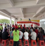 重阳敬老传美德 巾帼志愿显担当——高州市平山镇巾帼志愿者助力宗亲敬老活动