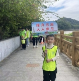 一抹“志愿绿”  守护鉴江河