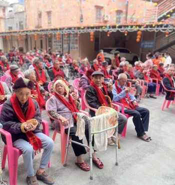 巾帼志愿者暖心相伴 北街颐养院重阳暖意浓