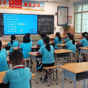 教室里歌声悠扬，文艺晚会蓄势待发——“扬帆筑梦”突击队三下乡活动