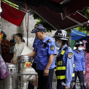 橘洲市场周边市容秩序整治持续进行中