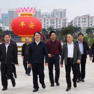 梁荣杰带队调研城区春节布景、安全生产工作及慰问环卫工人