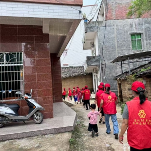 东岸镇巾帼志愿服务队：情系特殊困境家庭 志愿关爱暖人心