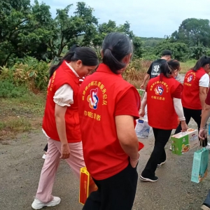 国庆中秋双节送暖入家户 情系民生显担当